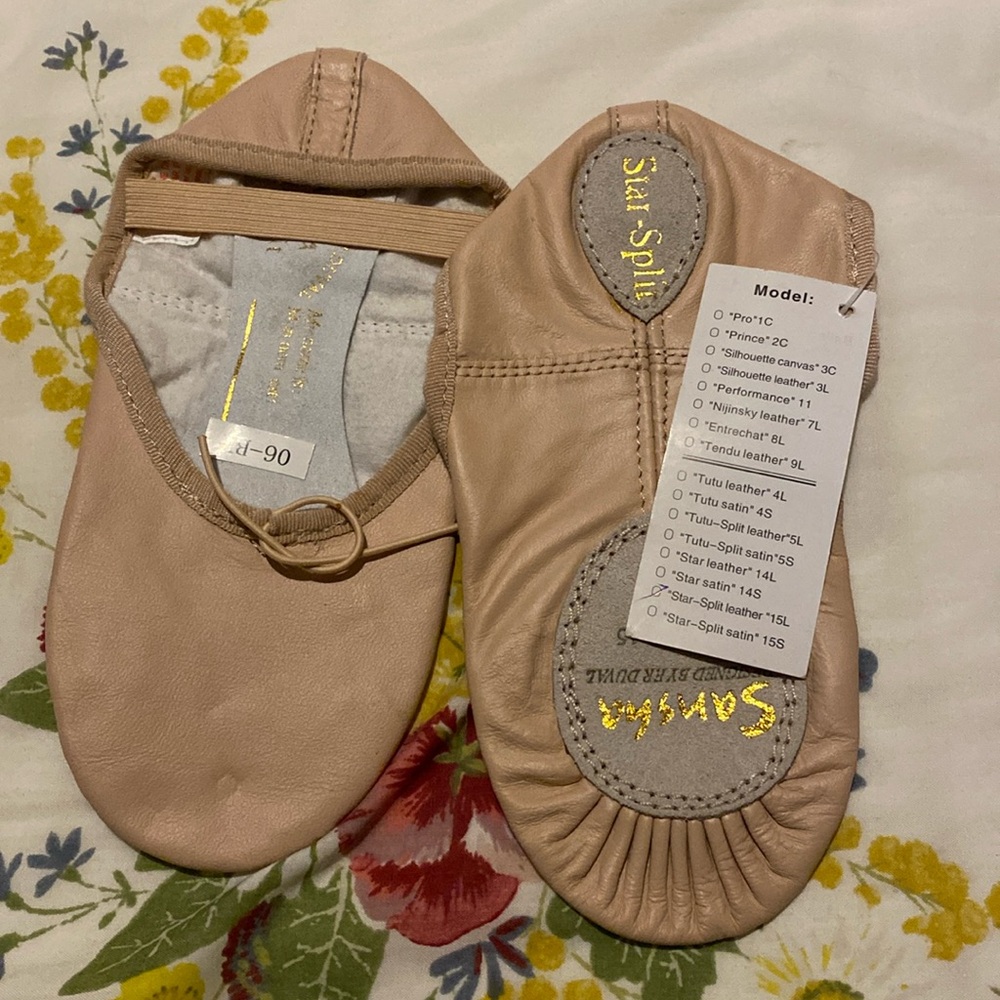 Brand New Sansha ballet slipper size GM